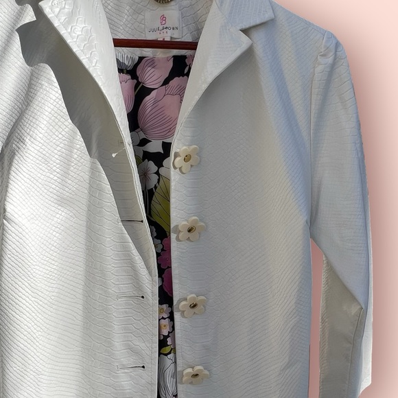 JB by Julie Brown NYC White Textured Trench with Daisy Buttons and Tie Size M - Picture 4 of 13